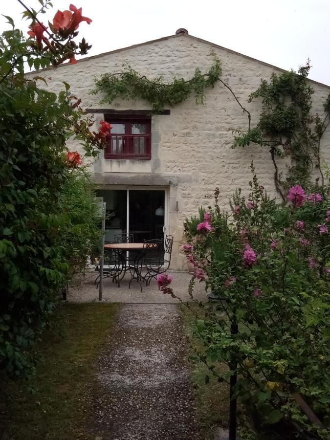 Les Gites Du Veau D'Or Ozillac Eksteriør billede